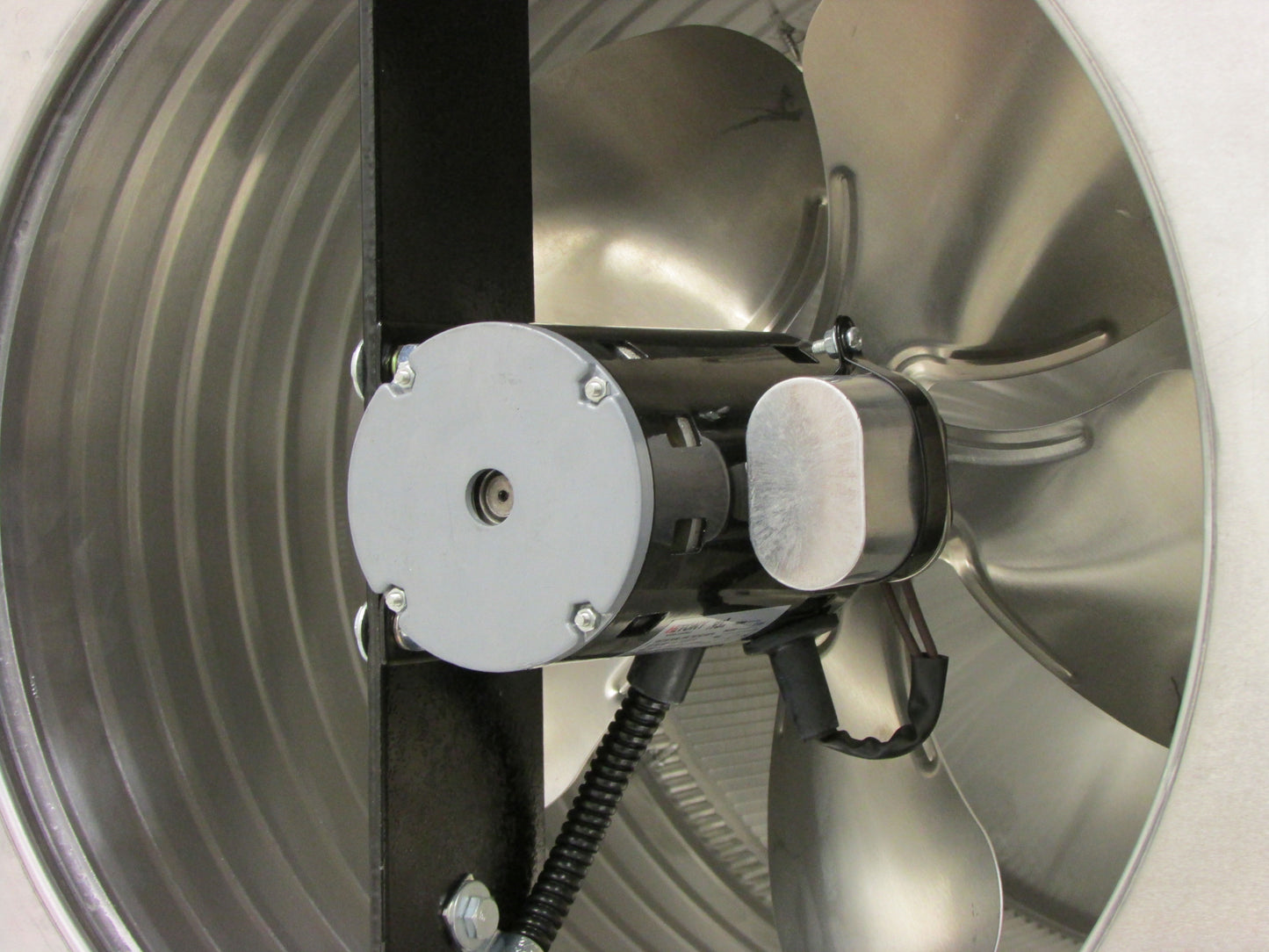 Model AF-14-C12-CMF | Aura Fan | 14" Diameter | 12" Tall Collar | Curb Mount Flange | CFM: 1000